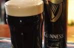 Uma deliciosa Guinness em pub de Port Stanley, a capital de Falkland